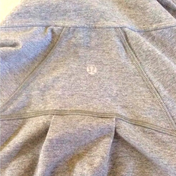 Lululemon jacket, with snap buttons - Picture 8 of 9